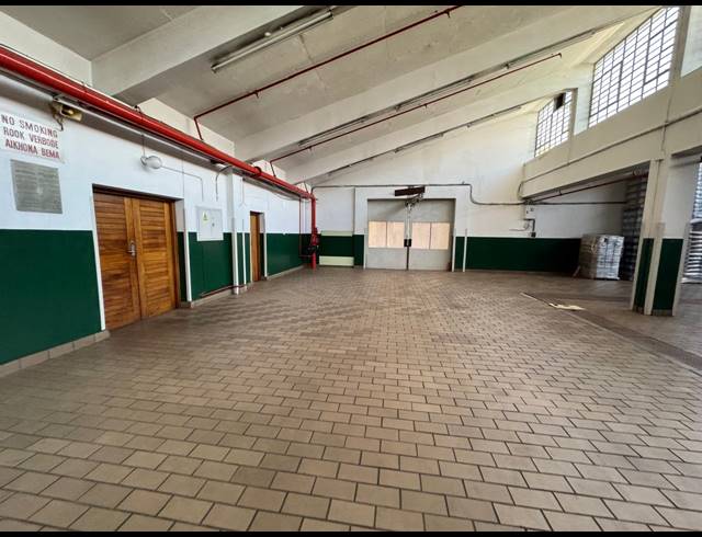 3,650M² WAREHOUSE TO LET IN LONGDALE
